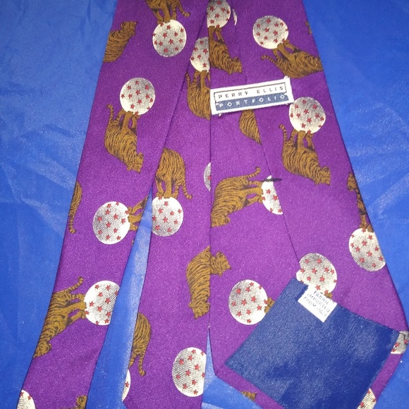 Silk Tie - Picture 7 of 8